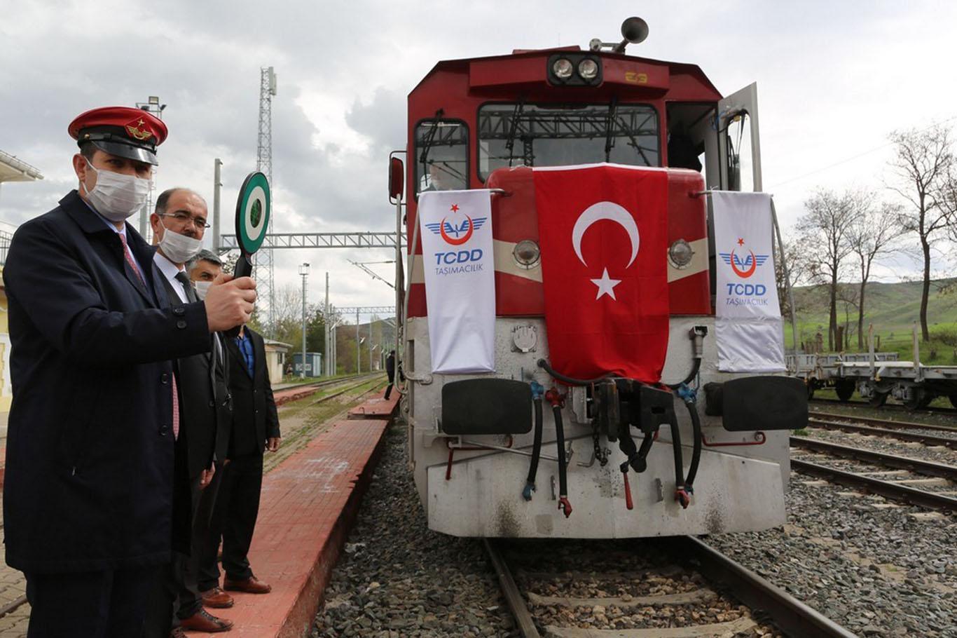 Sivas-Samsun tren hattı yeniden açıldı Sivas-Samsun tren hattı yeniden açıldı